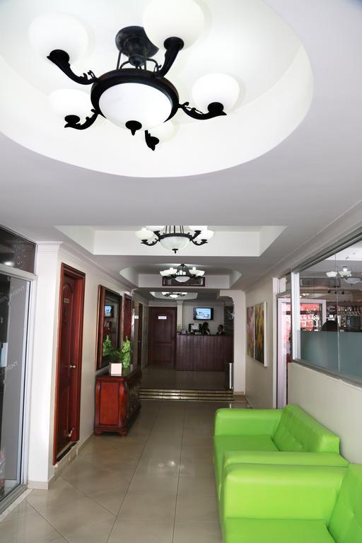 Hotel Los Jardines Сантяго де лос Кабайерос Екстериор снимка